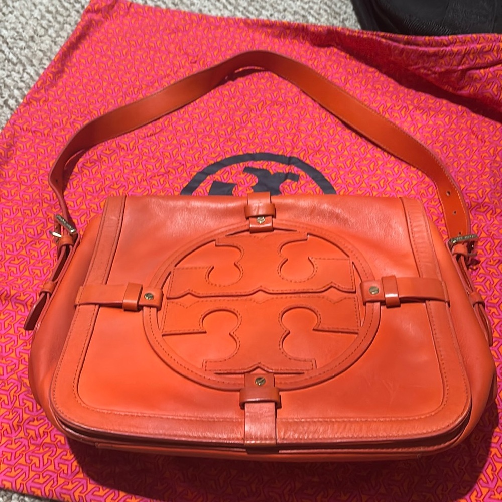 Tory Burch Orange Holly Bag - Shoulder Bag READ FULL LISTING!